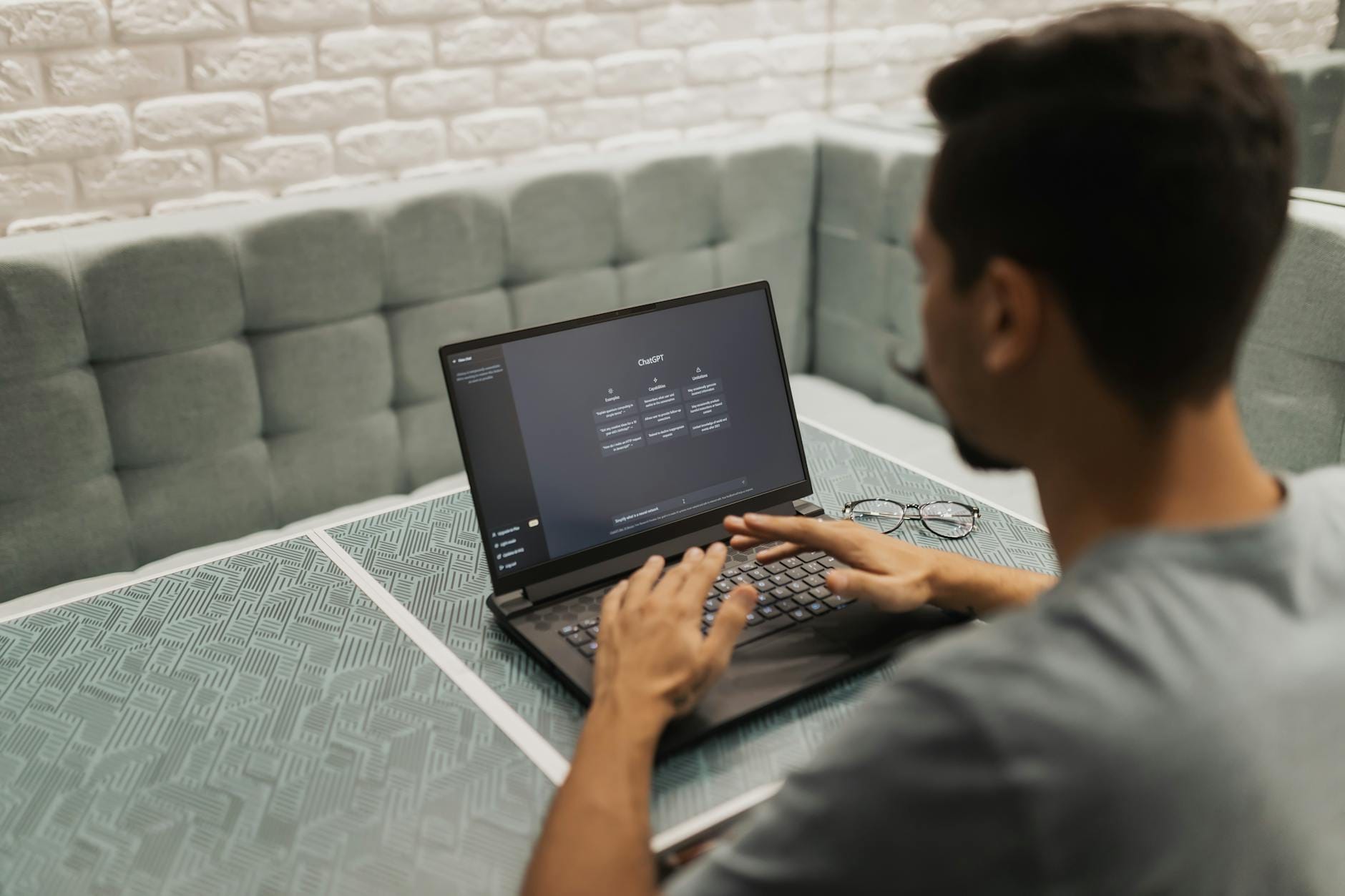 How Do I Actually Make Money With AI in 2026? A Realistic Guide to AI Side Hustles That Actually Pay